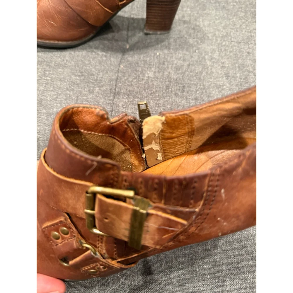 Clarks Brown Leather Ankle Boots Block Heel Buckle Strap Stud Detail Size 7.5